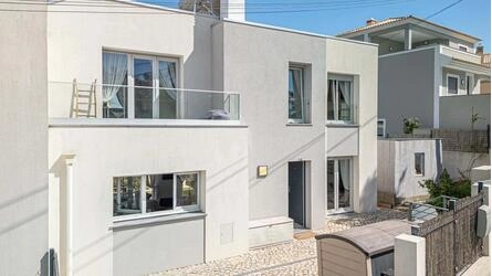 Moradia Semi Geminada de 3 Quartos para Venda em Vale Formos